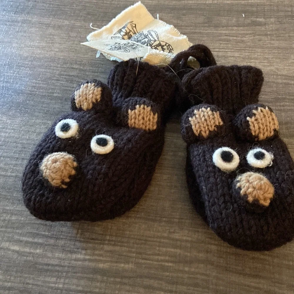 New Nirvanna Designs Brown Wool Bear Mittens with attached String Toddler